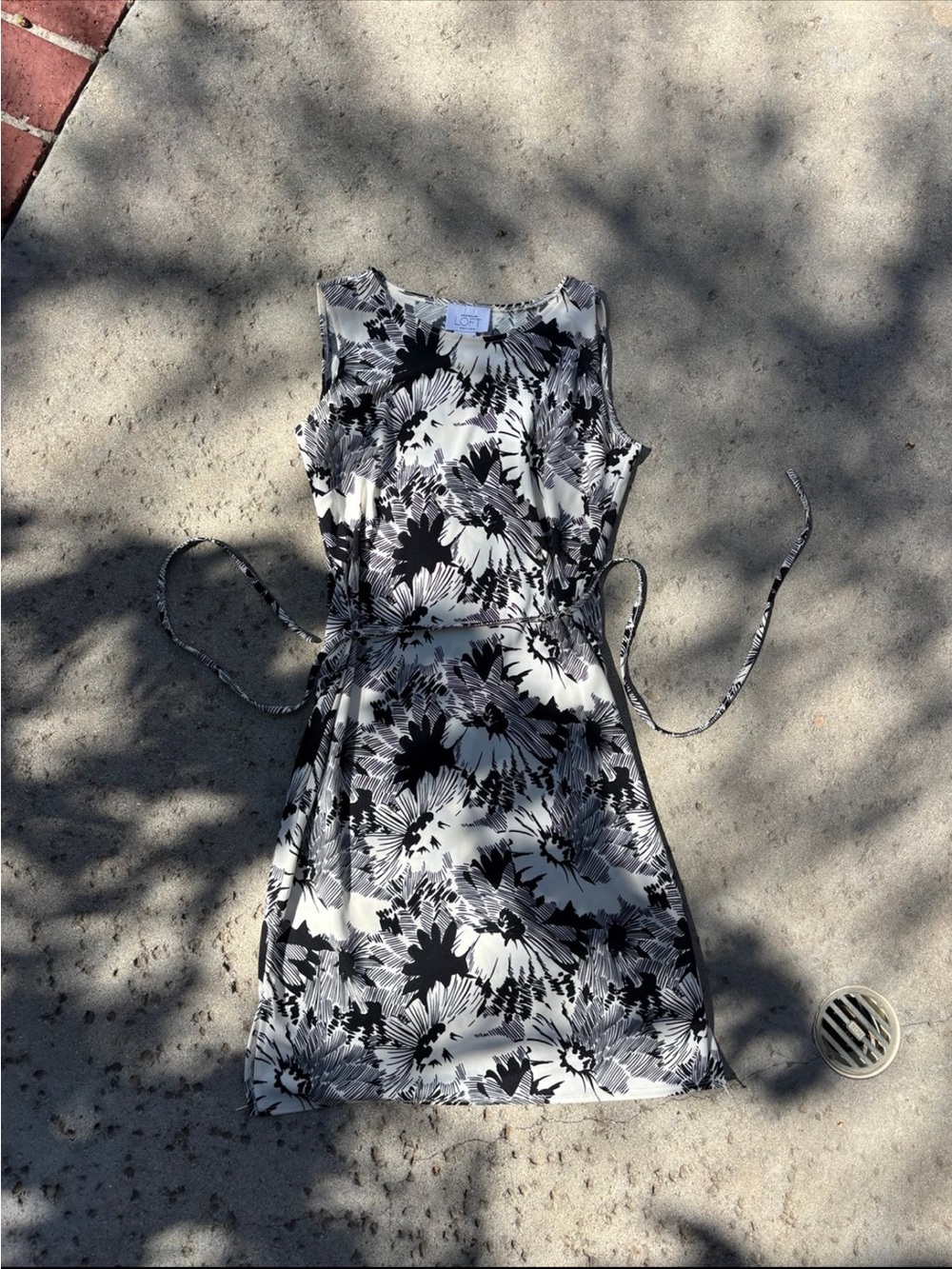 Ann Taylor LOFT black and white floral print sleeveless dress